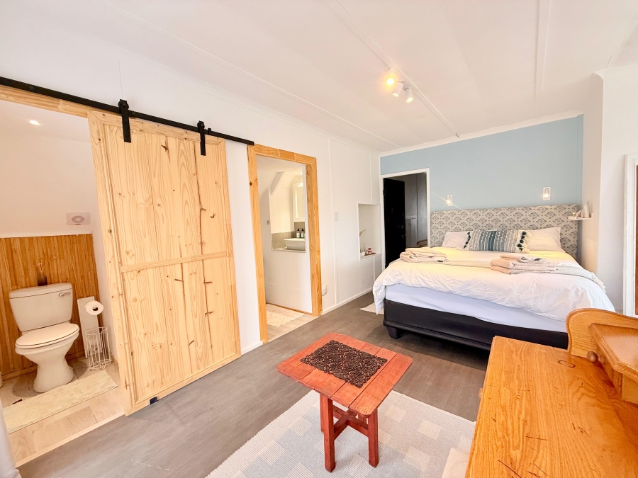 5 Bedroom Property for Sale in Sandbaai Western Cape